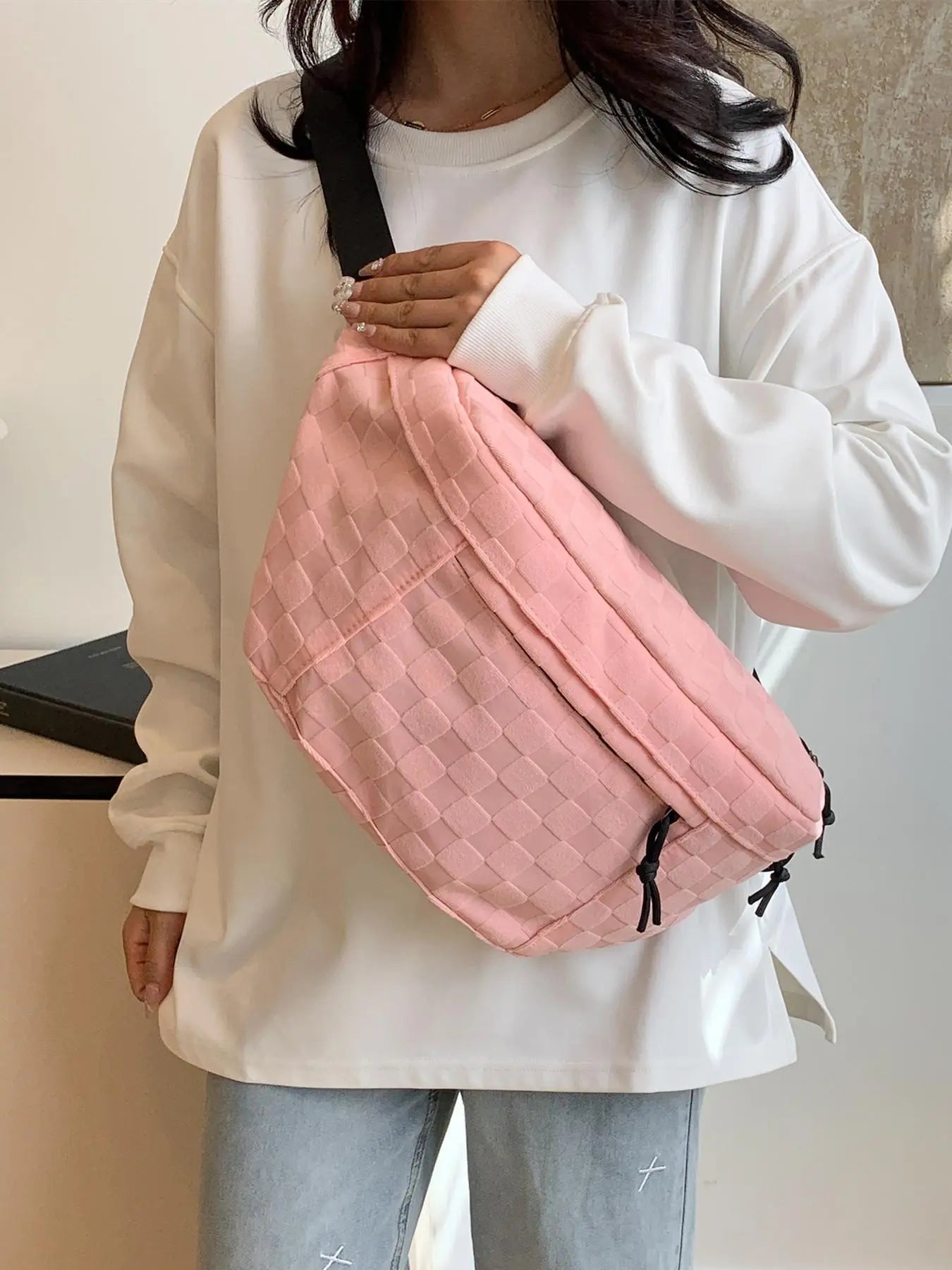 Women's Stylish Large Capacity Embossed Textured Zipper Belt Bag