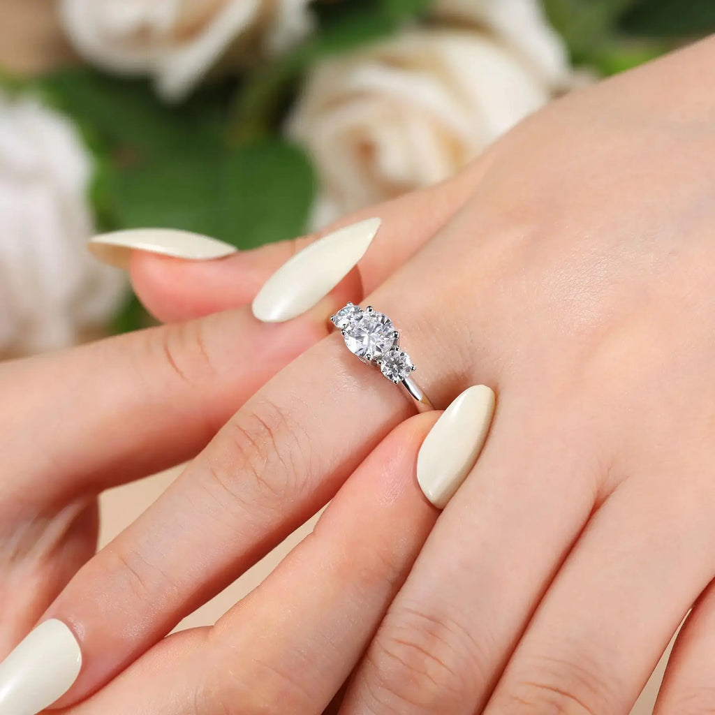 Elegant Three-Stone Moissanite Ring in 925 Sterling Silver for Anniversary, Wedding, or Engagement - Perfect Gift for Valentine's Day