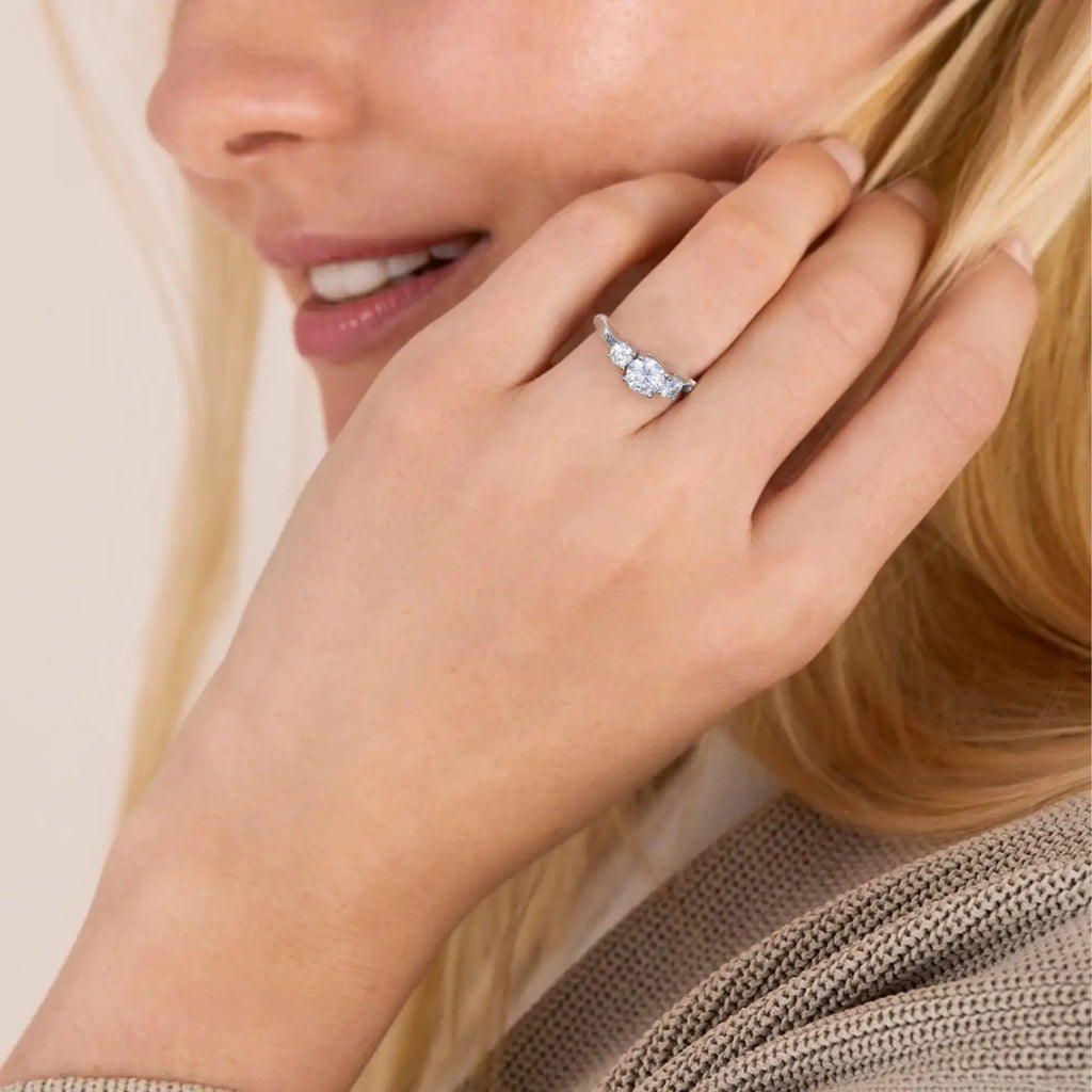 Elegant Three-Stone Moissanite Ring in 925 Sterling Silver for Anniversary, Wedding, or Engagement - Perfect Gift for Valentine's Day