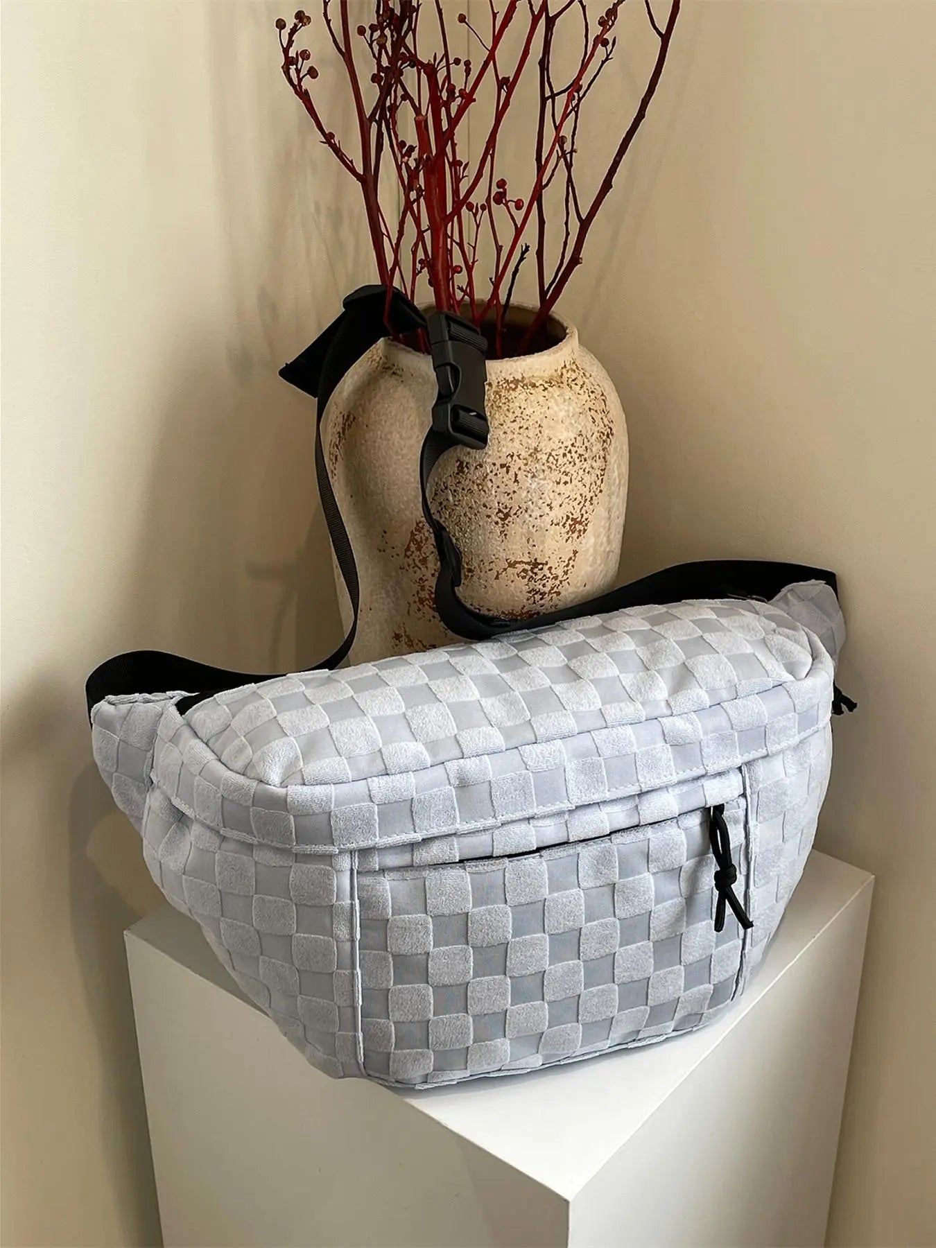 Women's Stylish Large Capacity Embossed Textured Zipper Belt Bag
