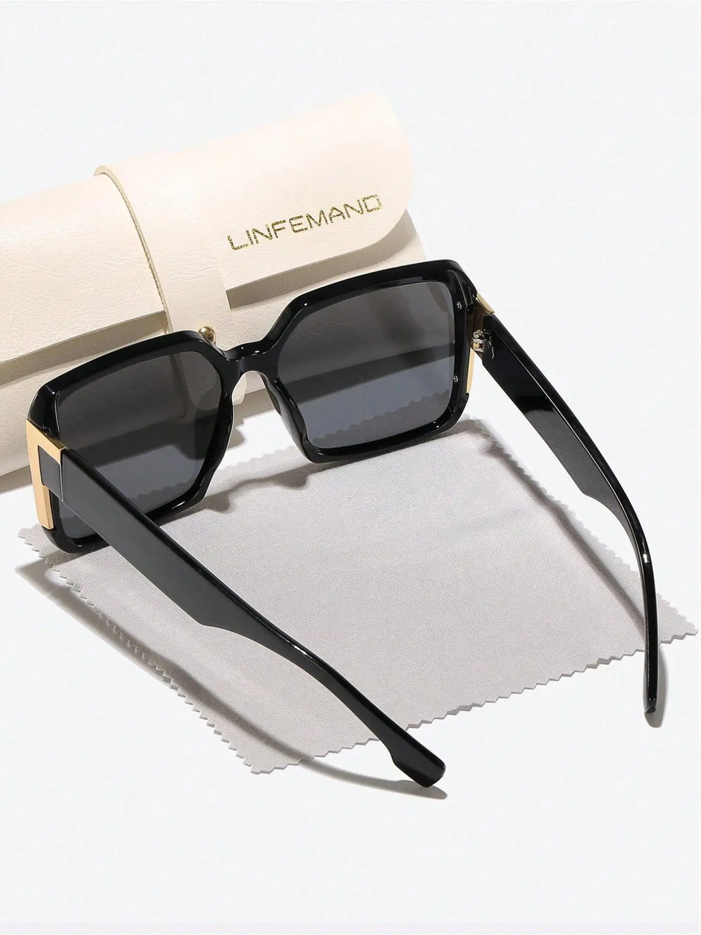 Unisex Fashionable Tinted Lens Sunglasses