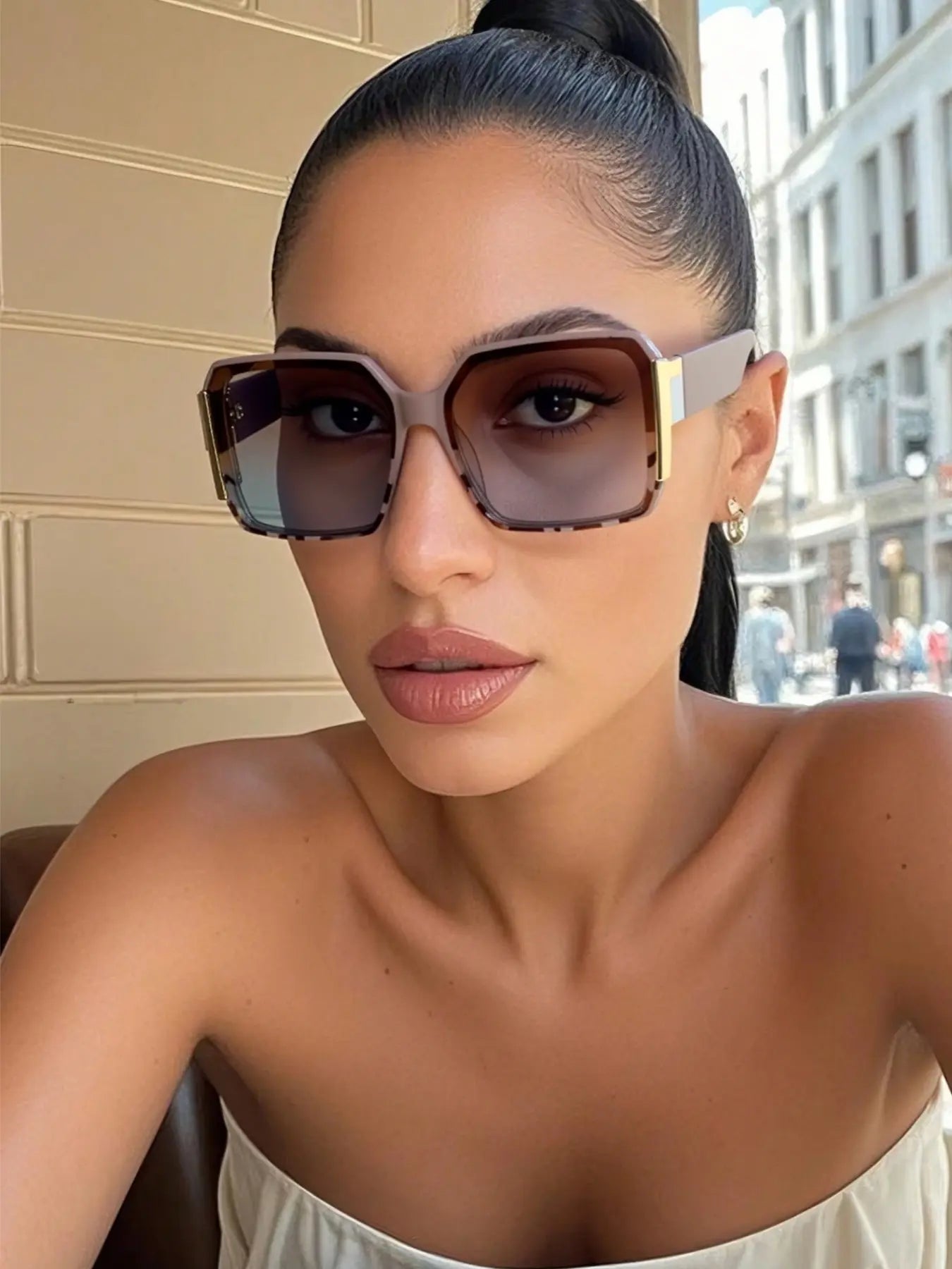 Unisex Fashionable Tinted Lens Sunglasses