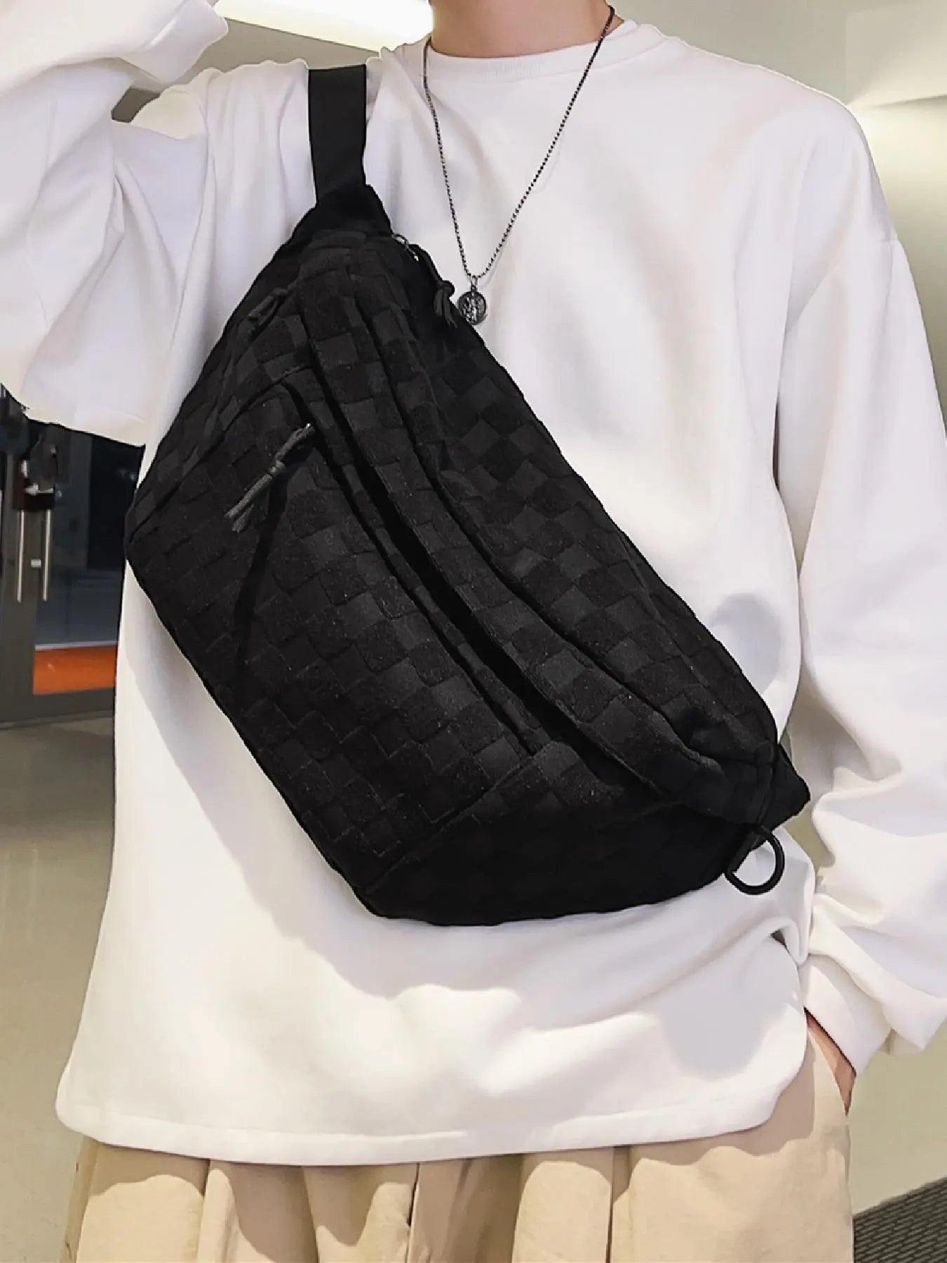 Women's Stylish Large Capacity Embossed Textured Zipper Belt Bag