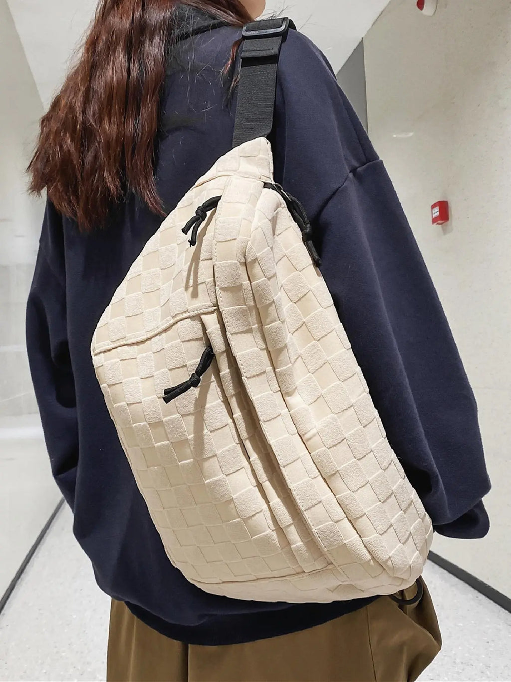 Women's Stylish Large Capacity Embossed Textured Zipper Belt Bag